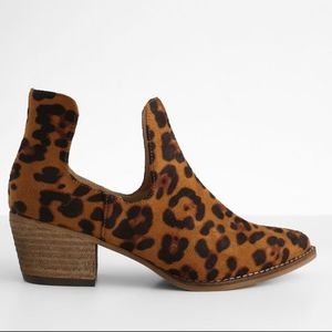 A Rider Girl, NEW, Leopard Cutout Ankle Boot